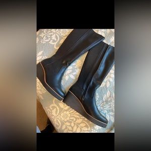 Size 8.5W women’s boots